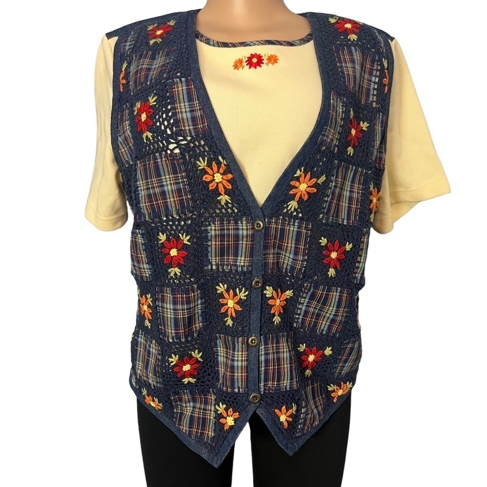 3/$30 ☀️ Alfred Dunner Vintage Shirt and Vest Floral Embroidered